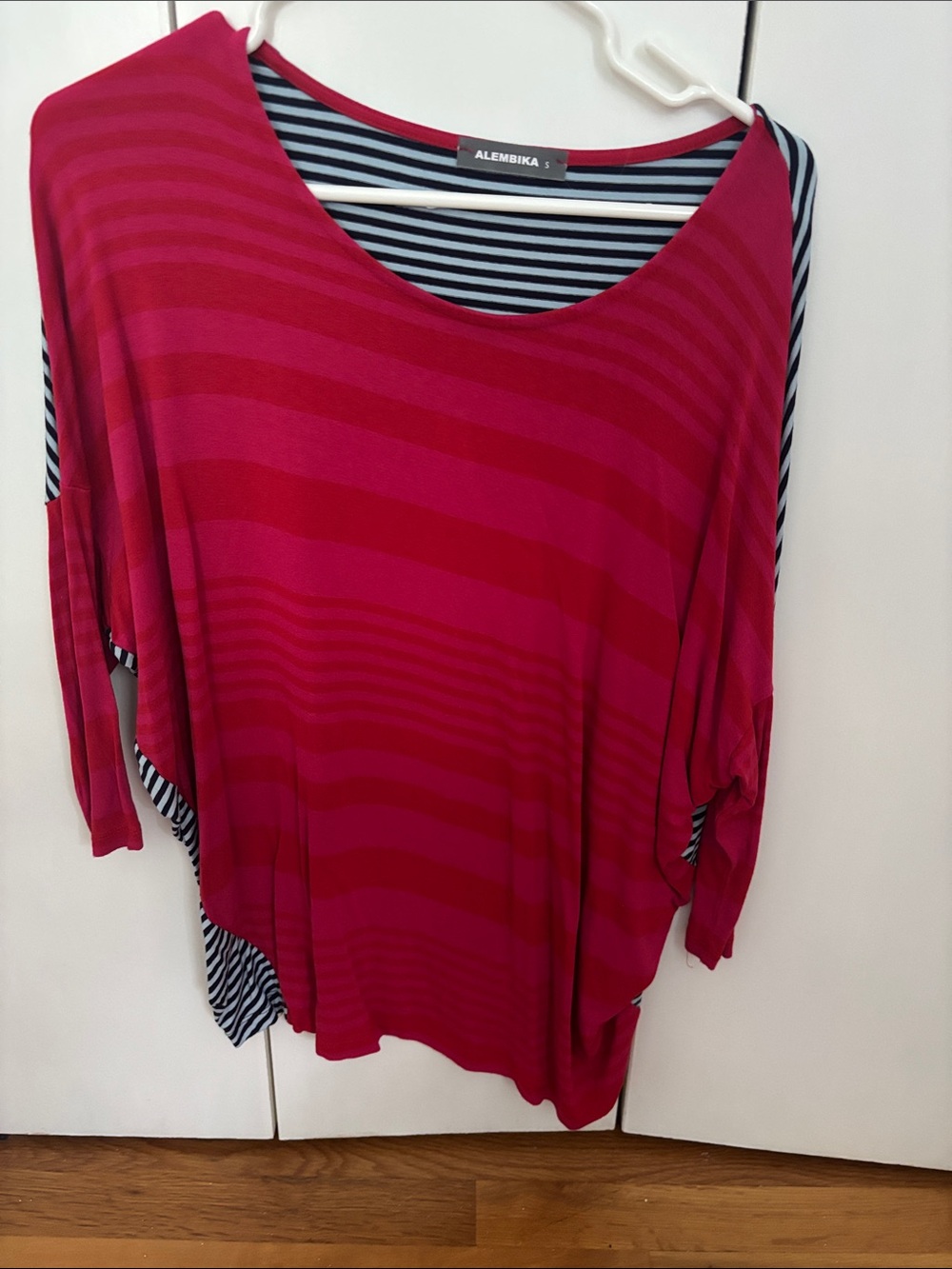 Alembika Dolman Sleeve Contrast Stripe Tee Pink Red Size Small